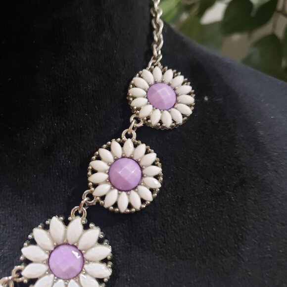Women's Charming Charlie White & Purple Sun flower Daisy Statement Lobster Clasp - Picture 3 of 6